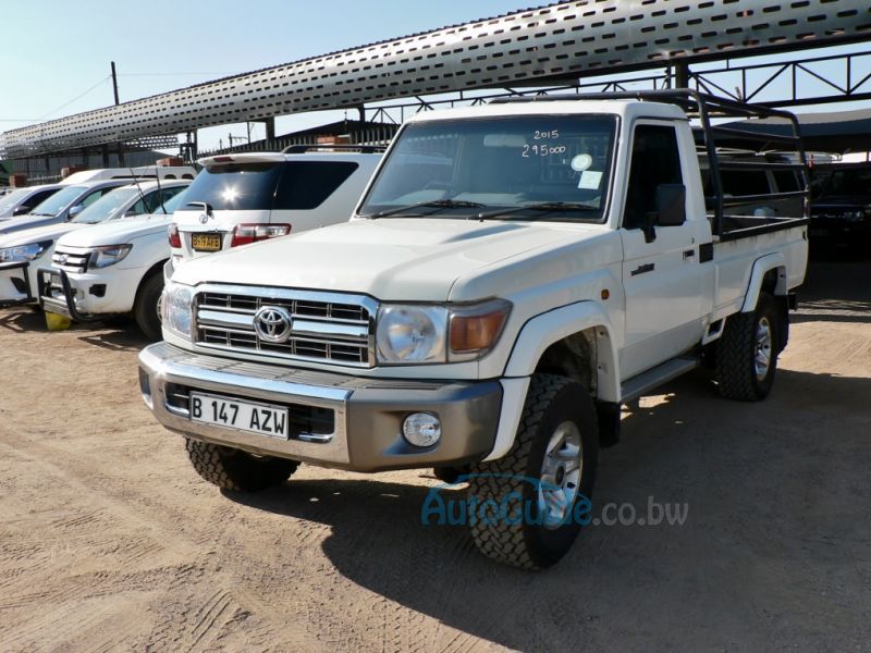 Toyota Land Cruiser V6 in Botswana
