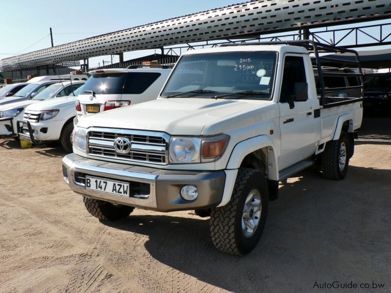 Toyota Land Cruiser V6 in Botswana