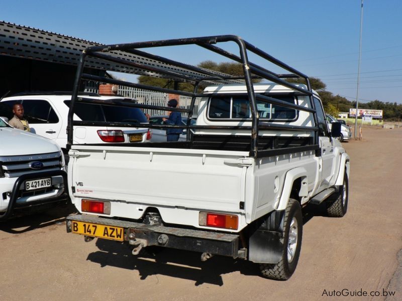 Toyota Land Cruiser V6 in Botswana