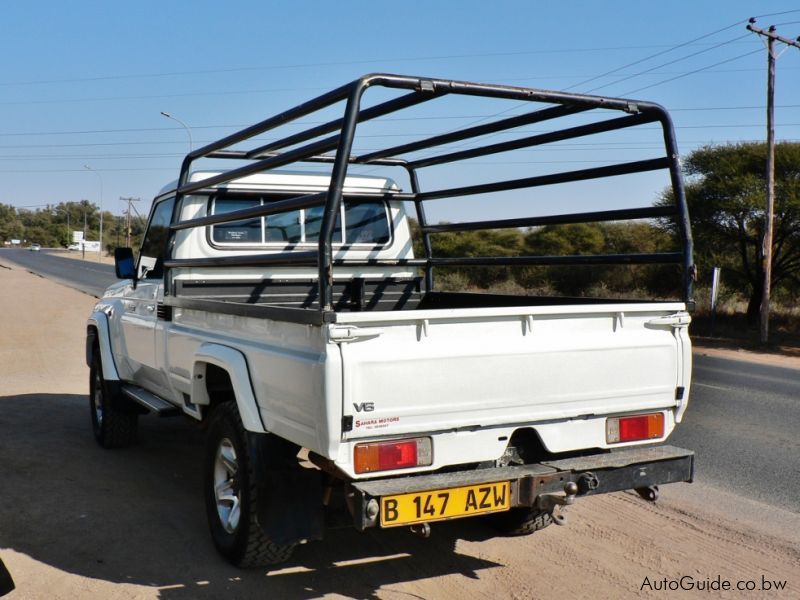 Toyota Land Cruiser V6 in Botswana