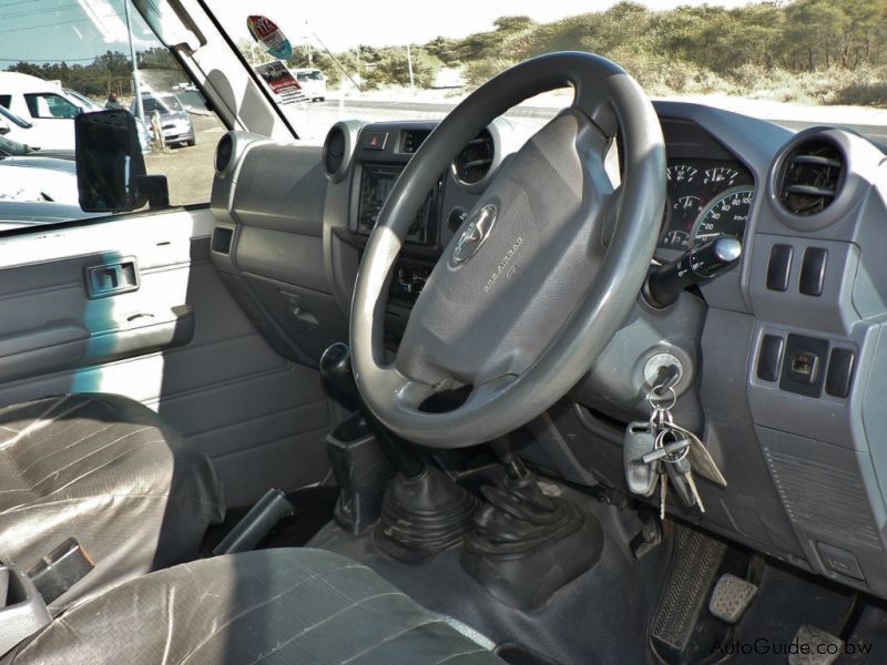 Toyota Land Cruiser V6 in Botswana