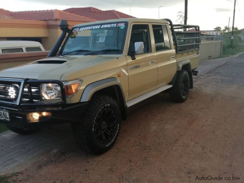 Used Toyota Landcruiser LX V8 2015 Landcruiser LX V8 for sale Lobatse Toyota Landcruiser LX