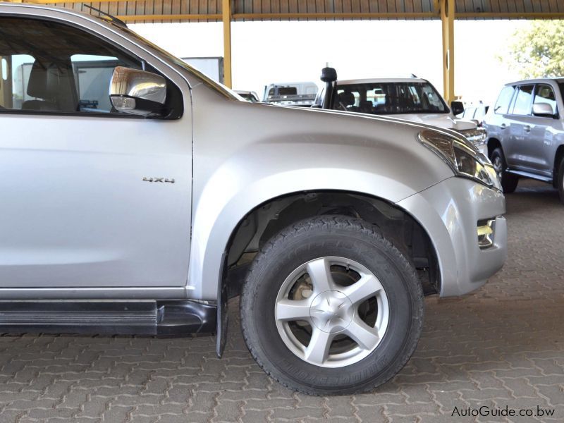 Isuzu KB300 D-Teq LX in Botswana