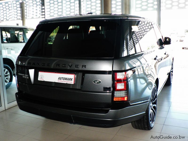 Land Rover Range Rover  in Botswana