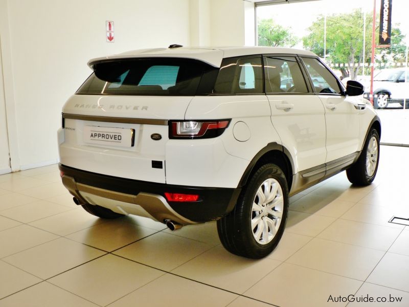 Land Rover Range Rover Evoque  in Botswana