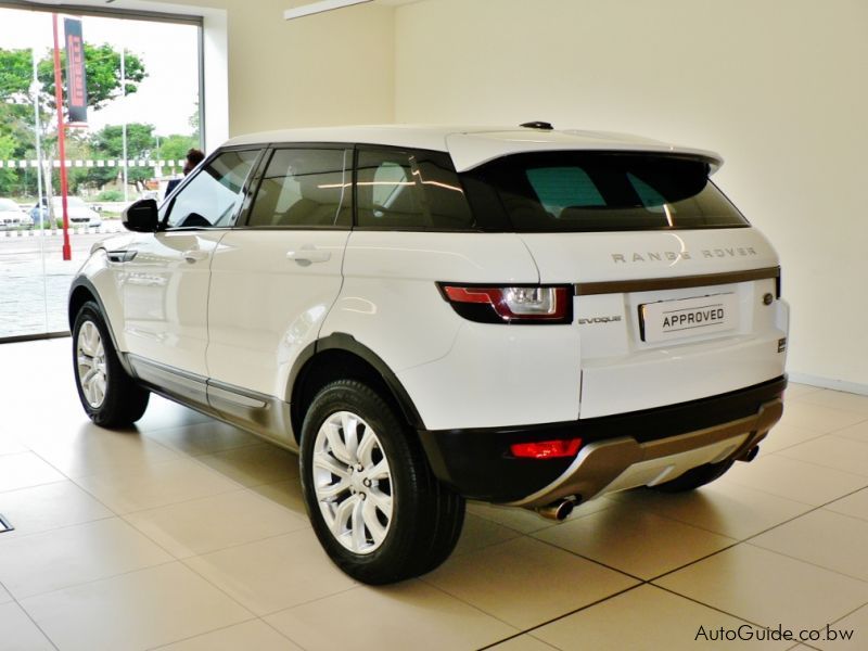 Land Rover Range Rover Evoque  in Botswana