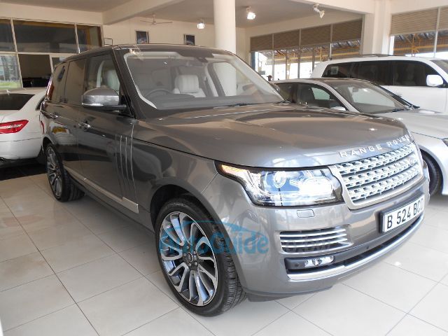 Land Rover Range Rover Voque SE in Botswana