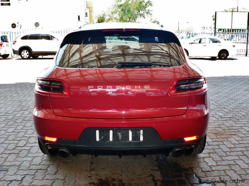 Porsche Macan S in Botswana