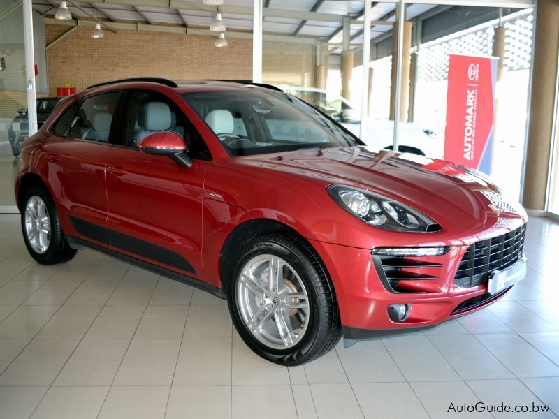 Porsche Macan S in Botswana