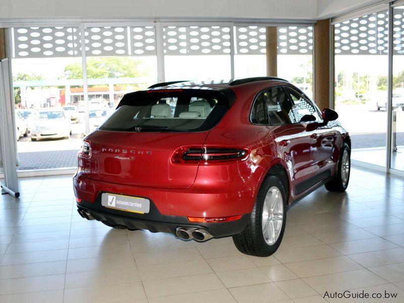 Porsche Macan S in Botswana