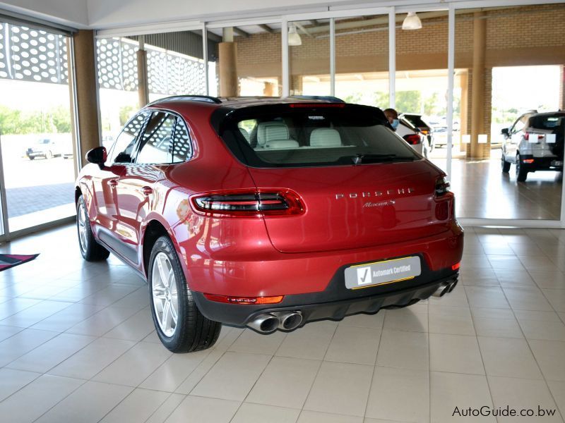 Porsche Macan S in Botswana