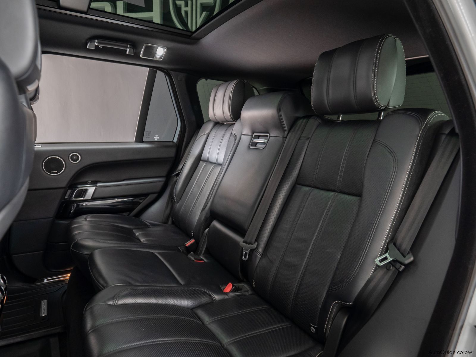 Range Rover Vogue SE SD V8 in Botswana