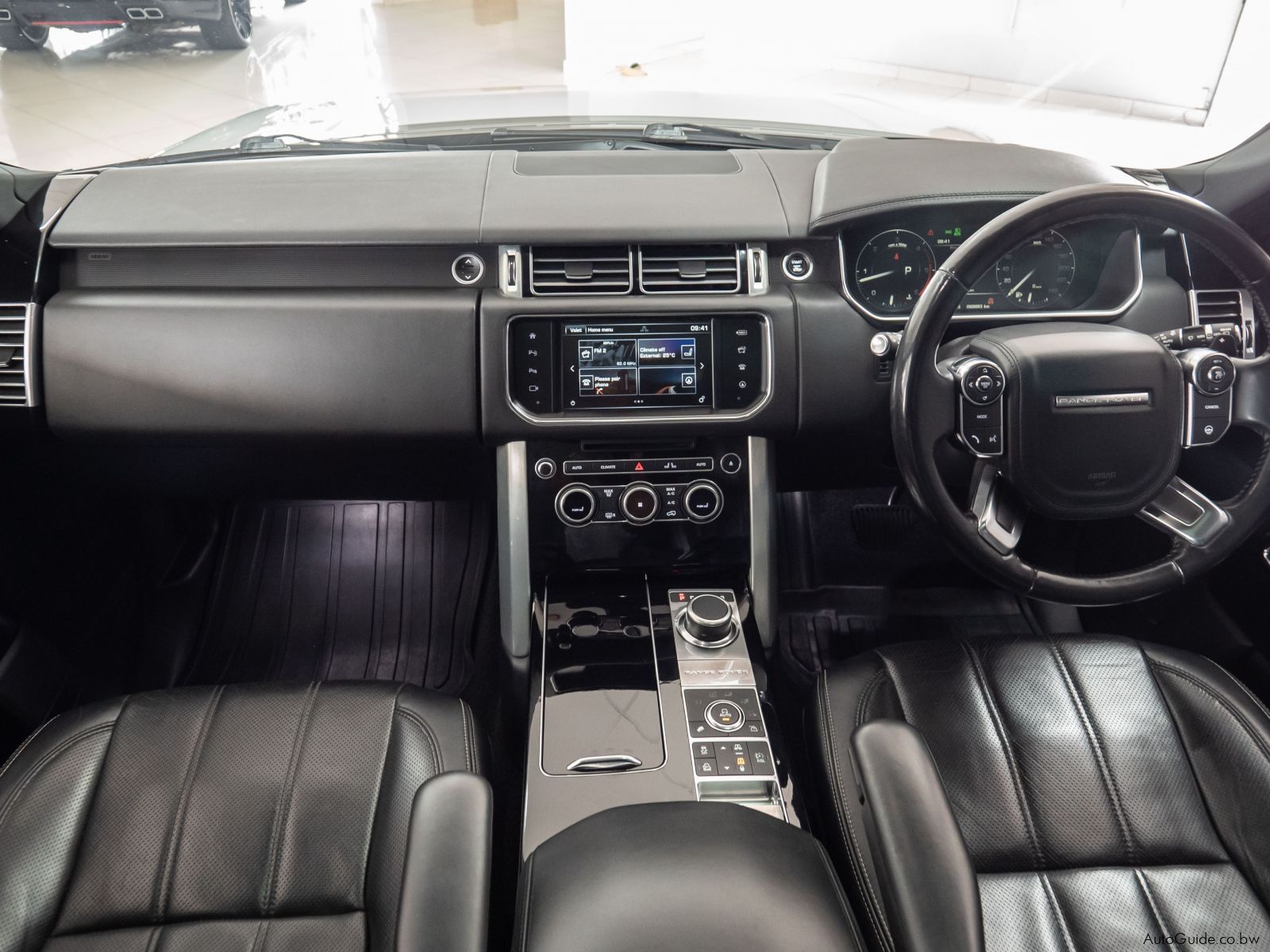 Range Rover Vogue SE SD V8 in Botswana