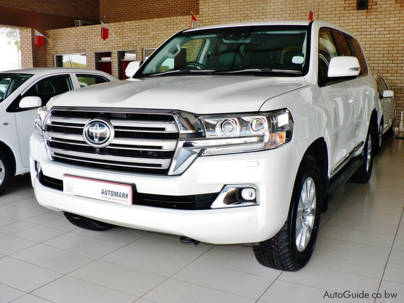 Toyota Land Cruiser 200 Series TD VX in Botswana