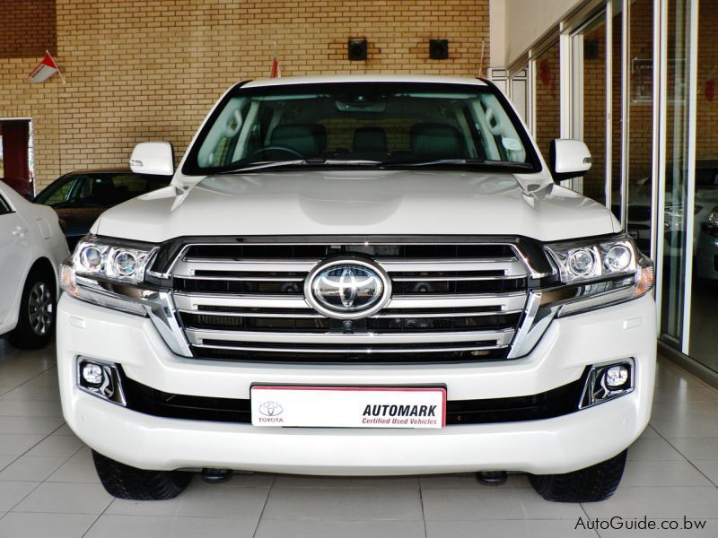 Toyota Land Cruiser 200 Series TD VX in Botswana