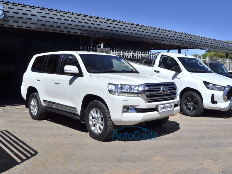 Toyota Land Cruiser VX V8 in Botswana