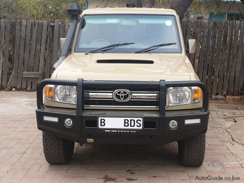 Toyota Landcruiser LX V8 in Botswana