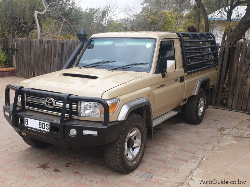 Toyota Landcruiser LX V8 in Botswana