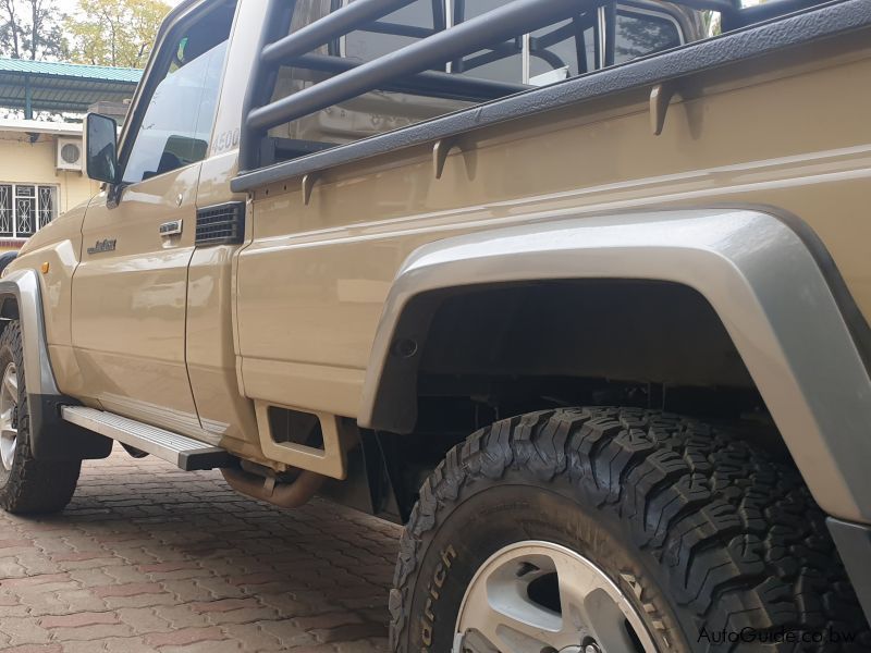 Toyota Landcruiser LX V8 in Botswana