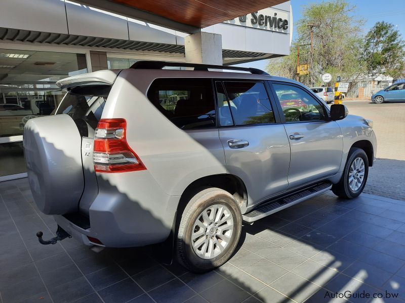 Toyota Prado 3.0 D4D VX A/T in Botswana