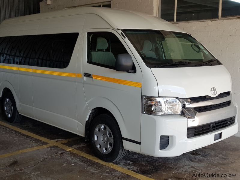 Toyota Quantum GL Bus 14 seater in Botswana