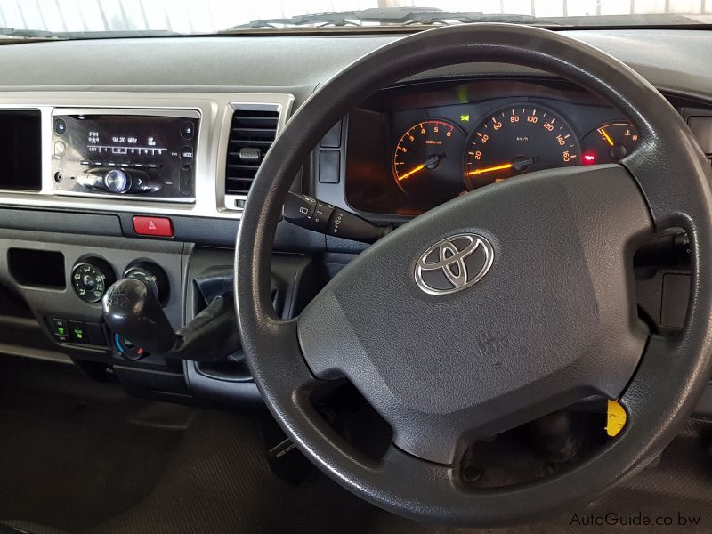 Toyota Quantum GL Bus 14 seater in Botswana