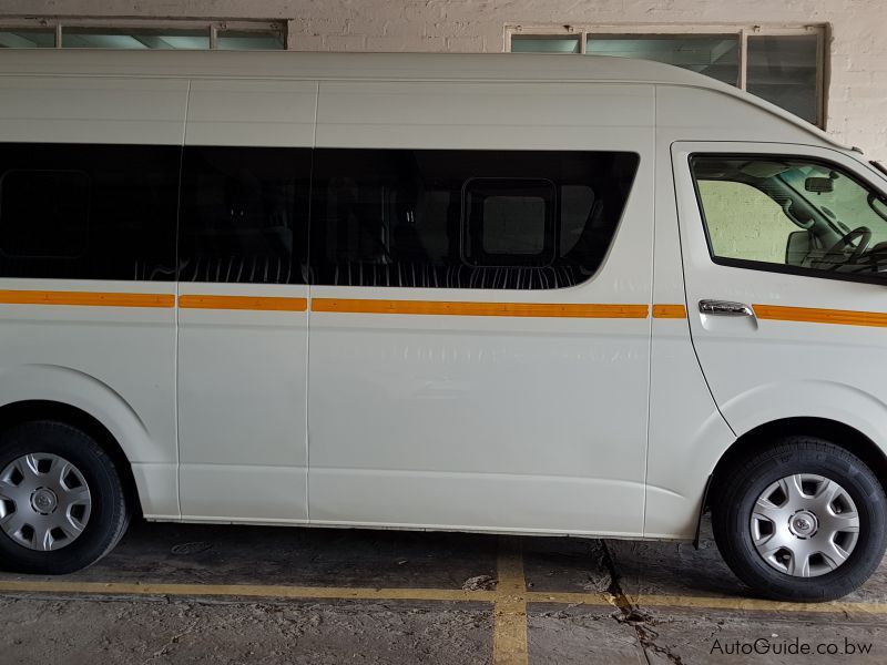 Toyota Quantum GL Bus 14 seater in Botswana