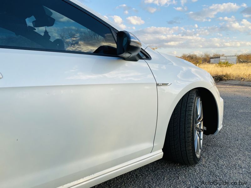 Volkswagen Golf 7 R in Botswana