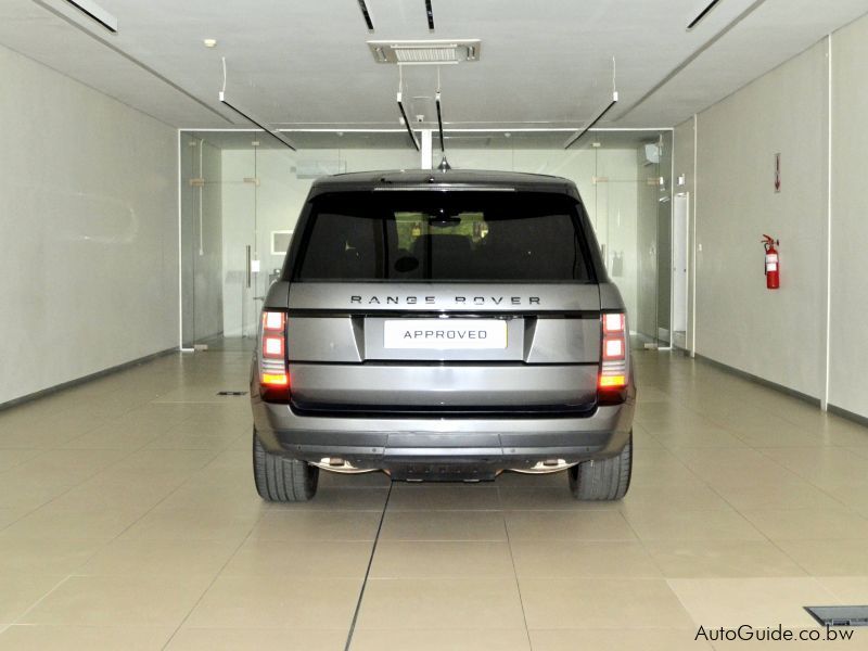 Land Rover Range Rover Supercharged V8 in Botswana