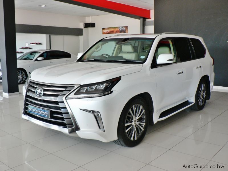 Lexus LX 450D V8 in Botswana