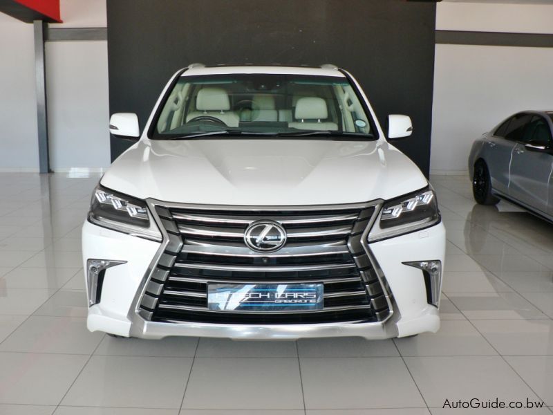 Lexus LX 450D V8 in Botswana