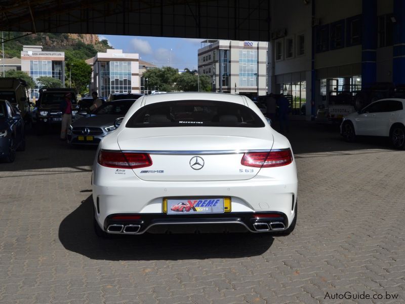 Mercedes-Benz S63 AMG V8 BiTurbo in Botswana