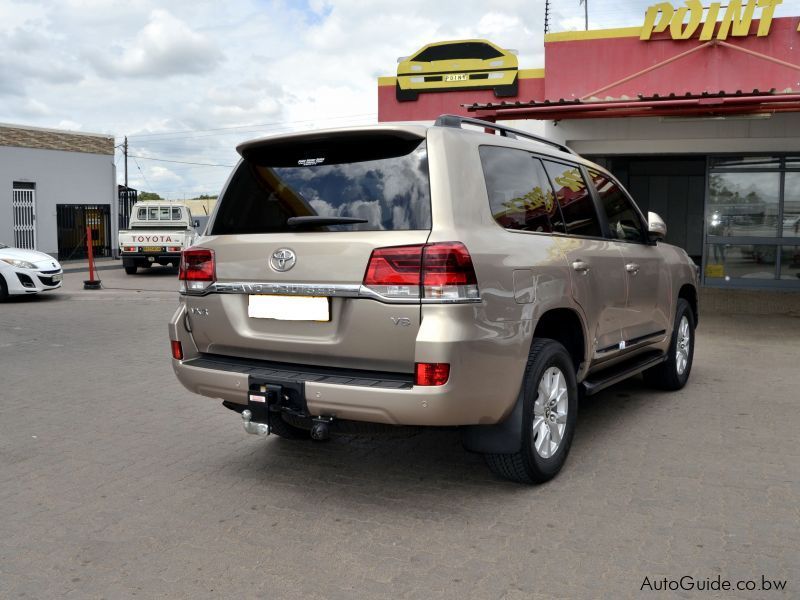 Toyota Land Cruiser 200 Series VX-R V8 in Botswana