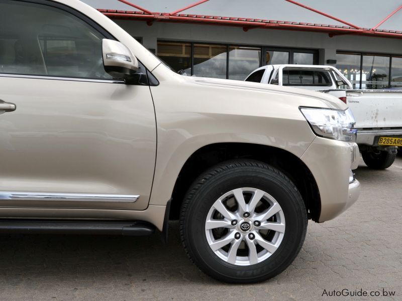 Toyota Land Cruiser 200 Series VX-R V8 in Botswana