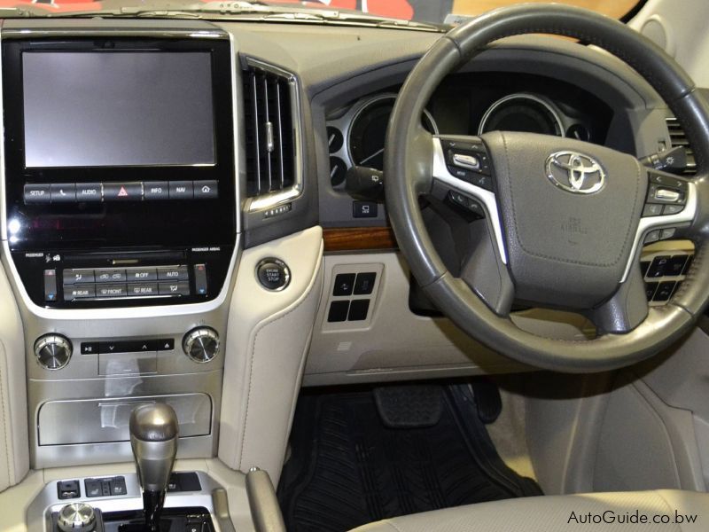 Toyota Land Cruiser 200 Series VX-R V8 in Botswana