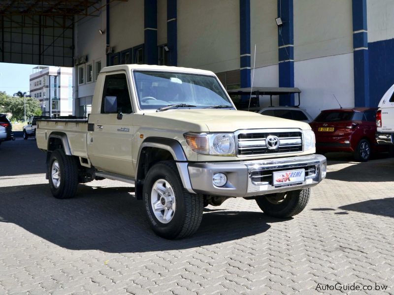 Toyota Land Cruiser V6 in Botswana