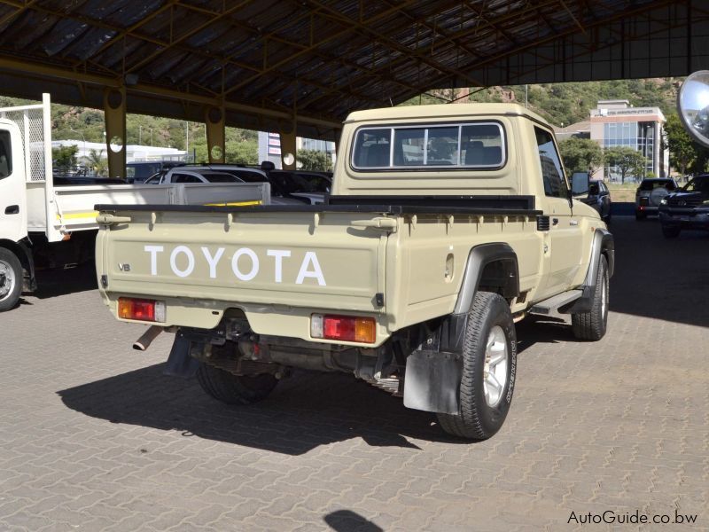 Toyota Land Cruiser V6 in Botswana