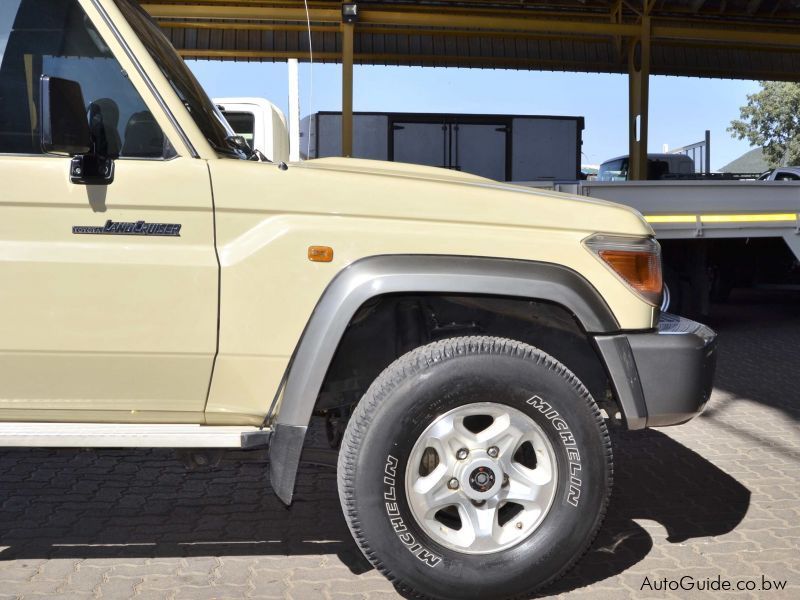 Toyota Land Cruiser V6 in Botswana