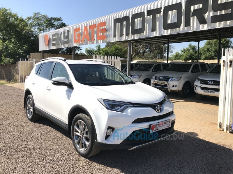 Toyota RAV4 VX 2.2D in Botswana