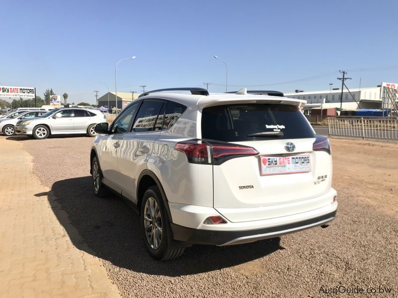 Toyota RAV4 VX 2.2D in Botswana