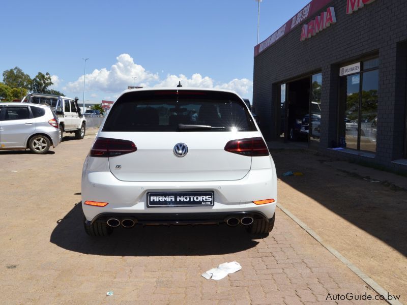 Volkswagen Golf 7.5 R in Botswana