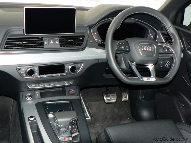Audi S Q5 in Botswana