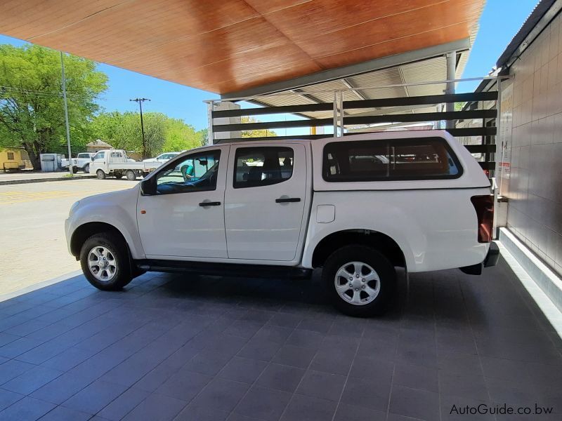 Isuzu KB D/C 250 4x4  in Botswana