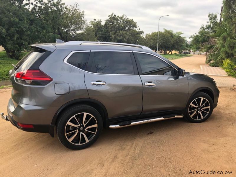 Nissan X-trail, Tekna in Botswana