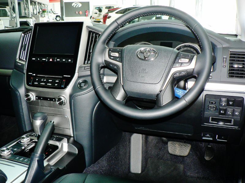 Toyota Land Cruiser 200 Series V8 VX in Botswana