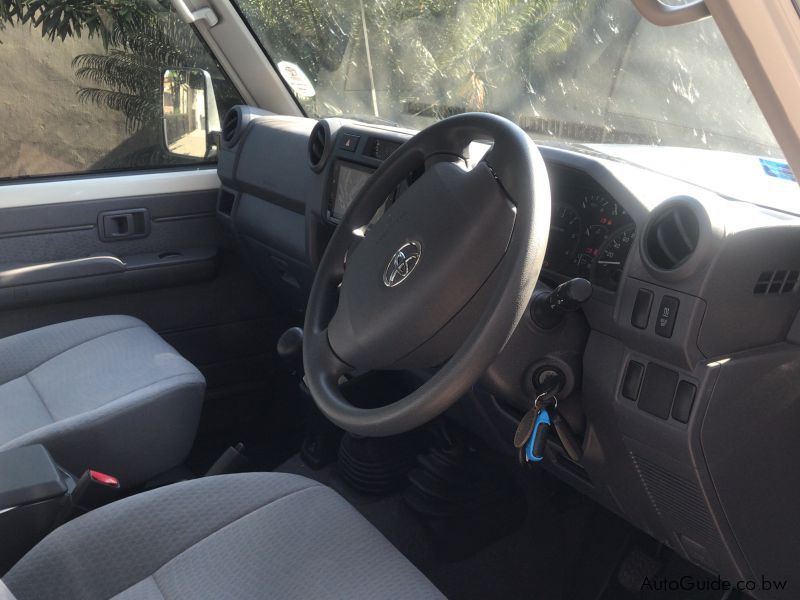 Toyota Land Cruiser 4.5 V8 Double Cab in Botswana
