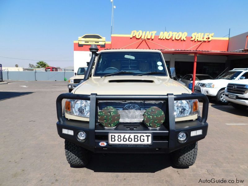 Toyota Land Cruiser LX in Botswana