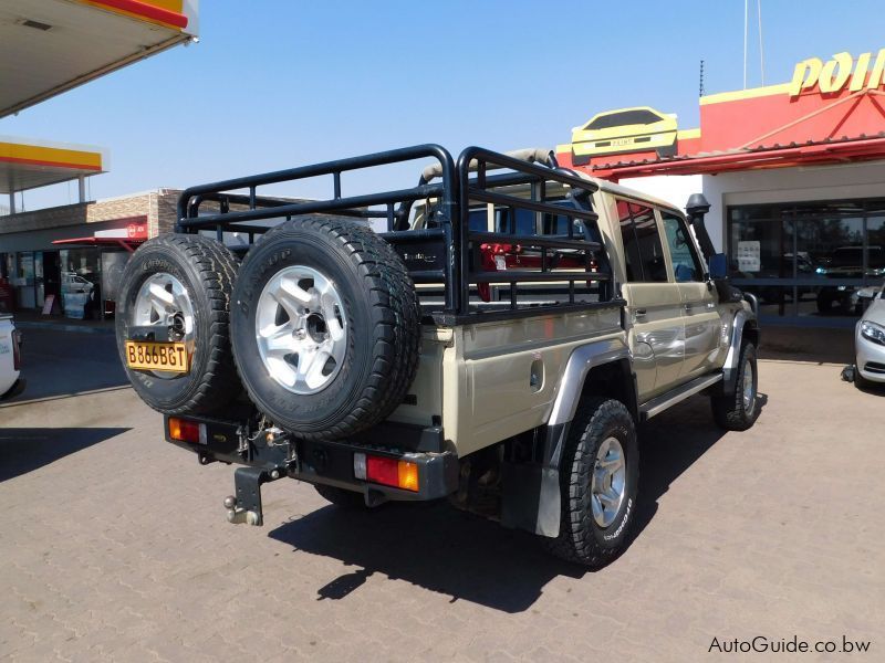 Toyota Land Cruiser LX in Botswana