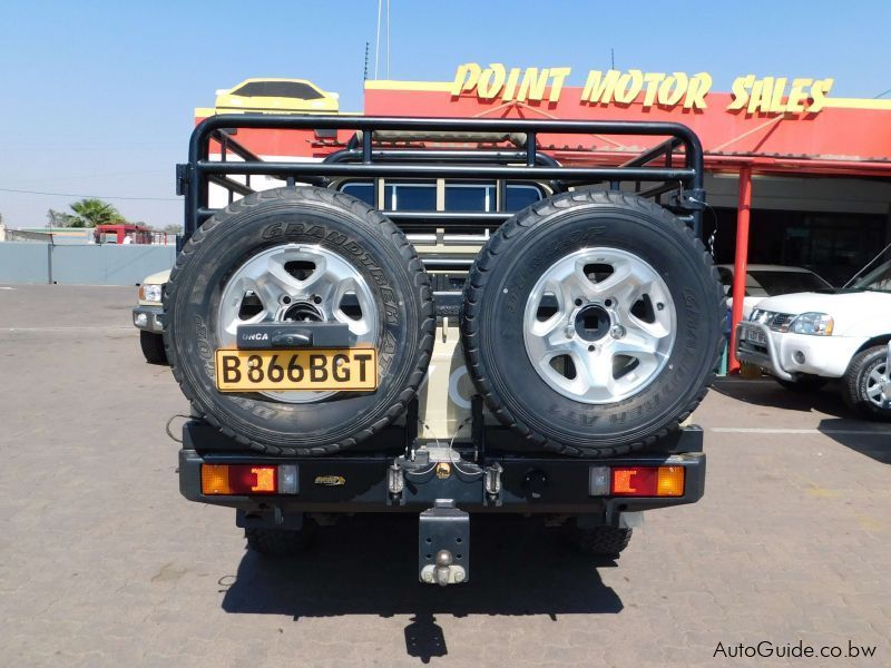 Toyota Land Cruiser LX in Botswana