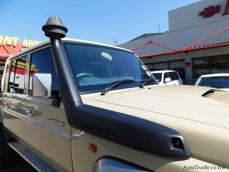 Toyota Land Cruiser LX in Botswana